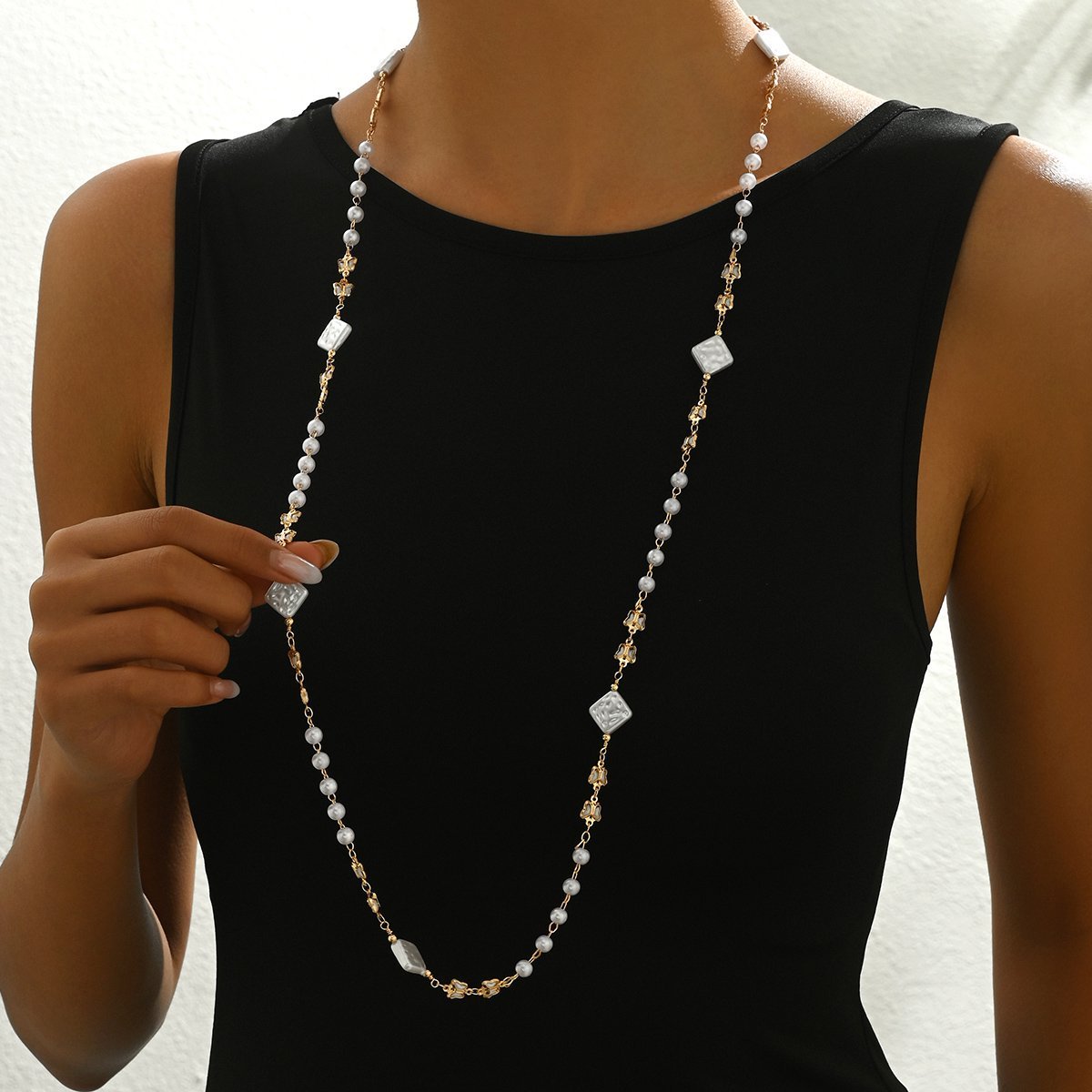 Elegant Double Layer Pearl And Square Bead Necklace -  Stylish And Feminine Jewelry For Young Women