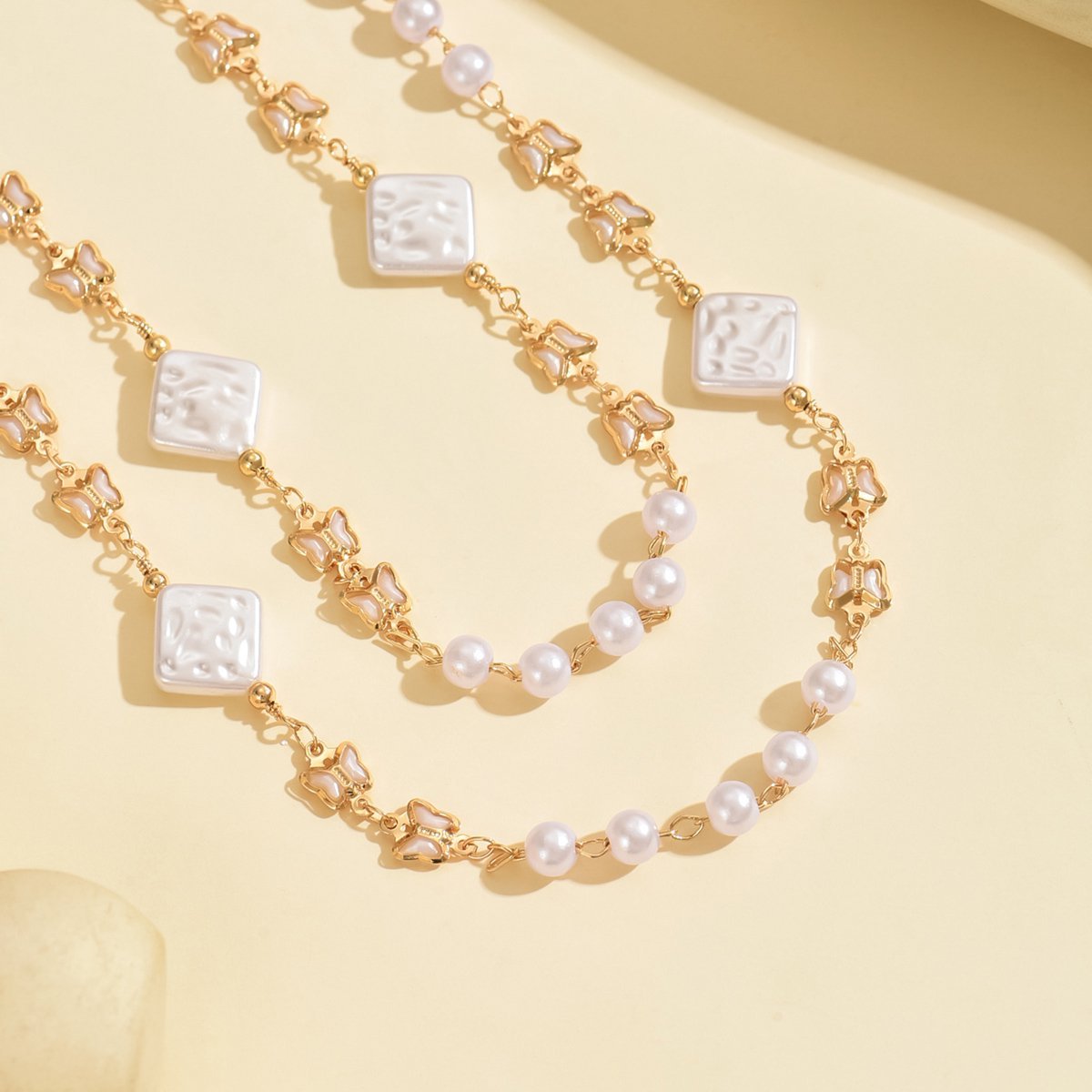 Elegant Double Layer Pearl And Square Bead Necklace -  Stylish And Feminine Jewelry For Young Women