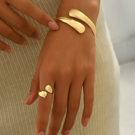 Simple Geometric Glossy Bracelet Ring Set